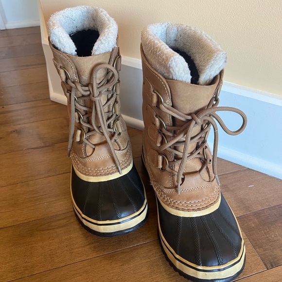 Sorel winter boots. - Picture 1 of 8